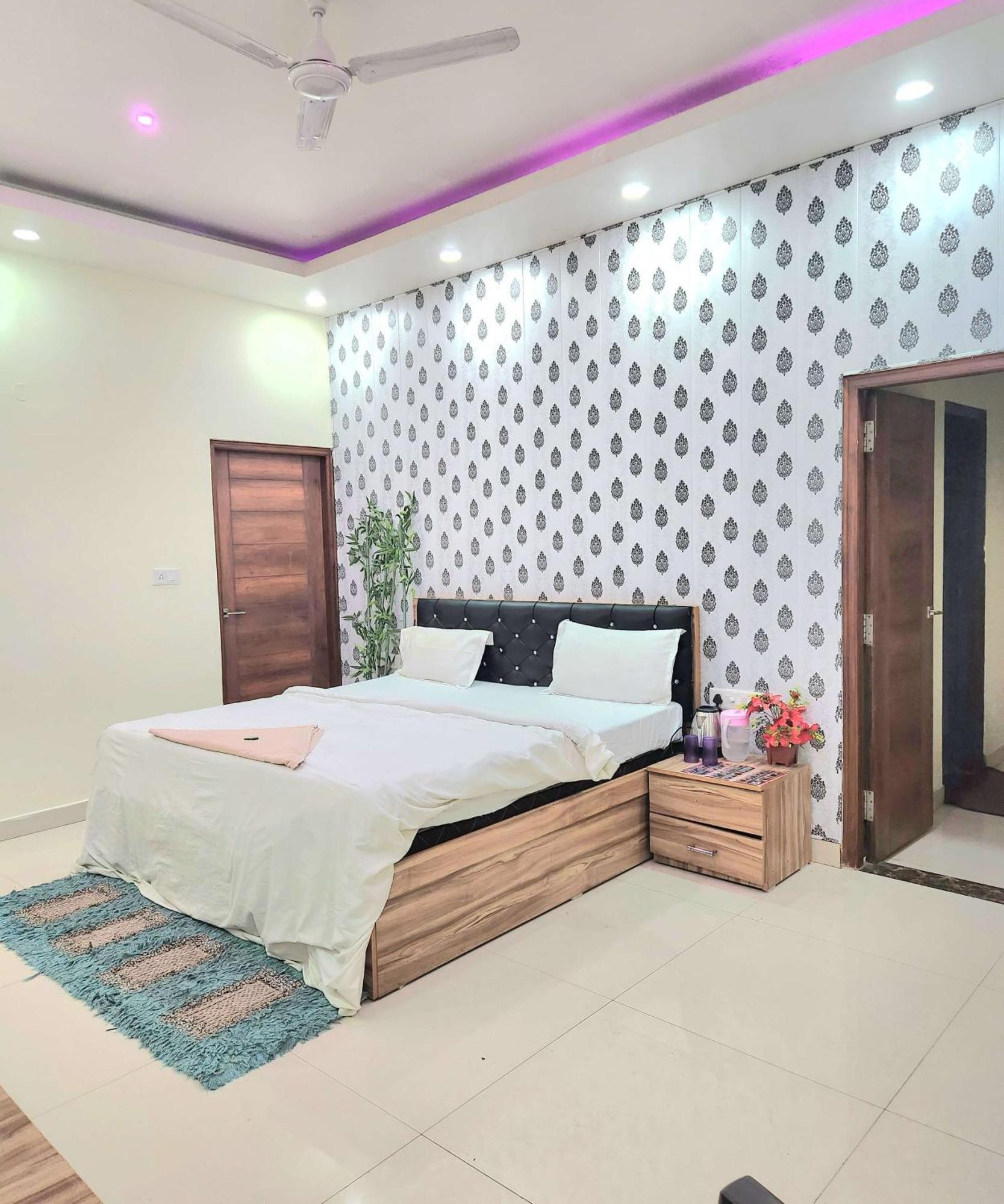 Mauji'S Villa Hotel & Guest House Prayagraj Exterior photo